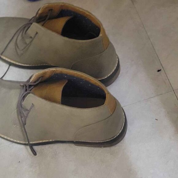 Men\'s Size 9.5 Rye (Hawker Rye) Olive/Tan Chukka Boots - Like New